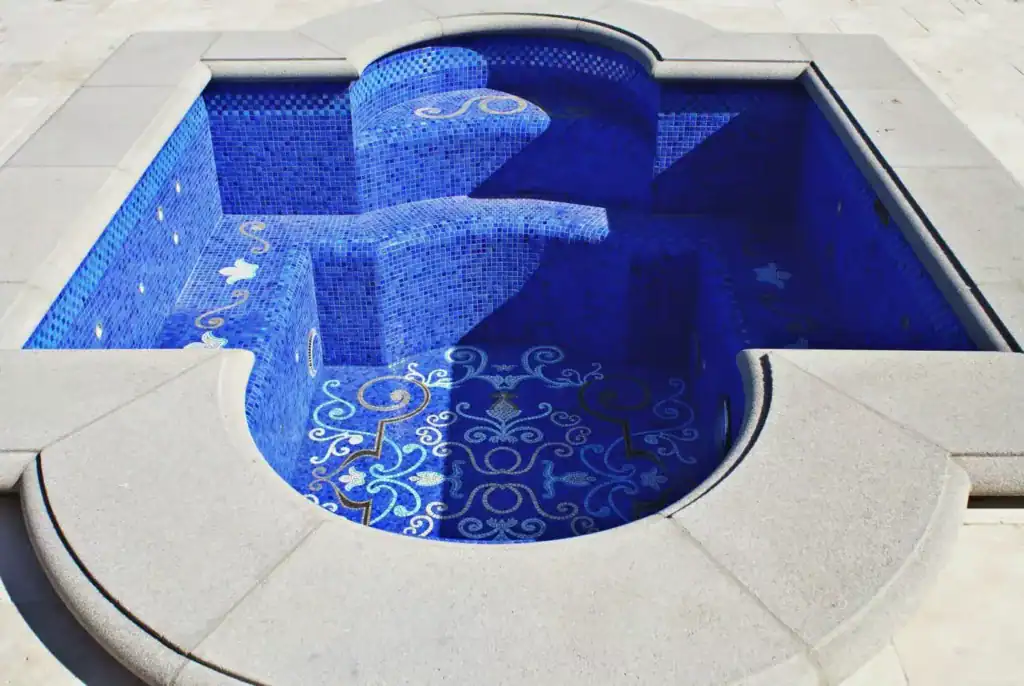 Covi mosaic legs spa | Mosaiclegs Art Studio