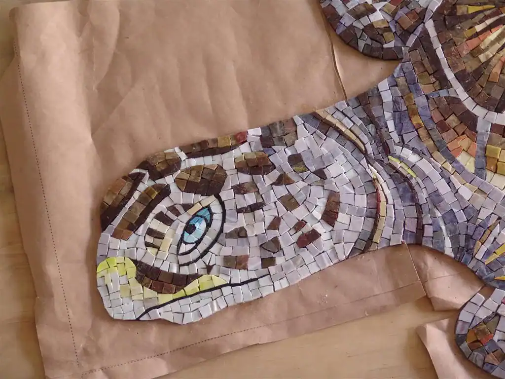 Mosaic turtle mosaic for pool decoration, showcasing vibrant colors and detailed craftsmanship.